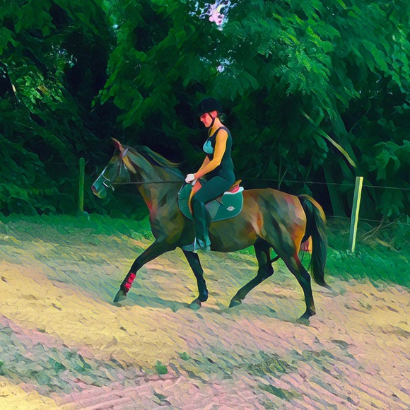 Meet your Posher, Courtney - Picture 4 of 11